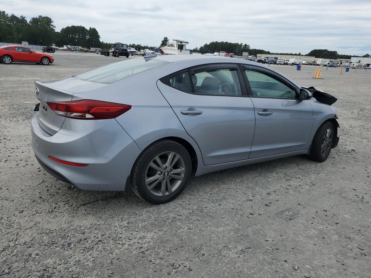2017 Hyundai Elantra - Image 3