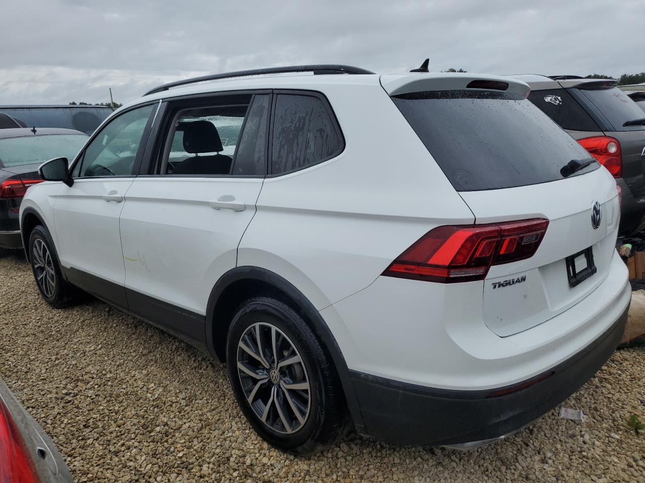 2021 Volkswagen Tiguan - Image 2