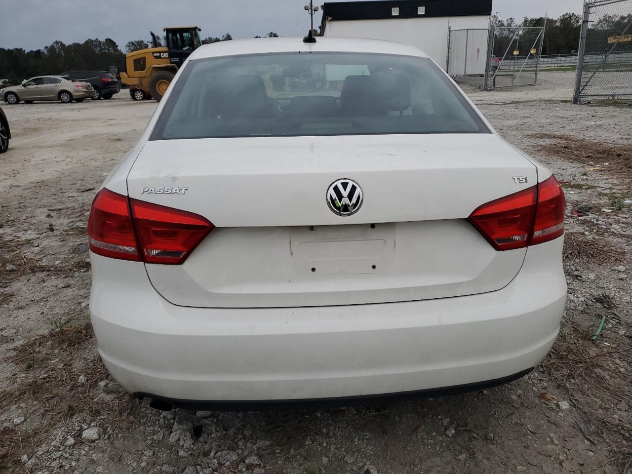 2015 Volkswagen Passat - Image 6