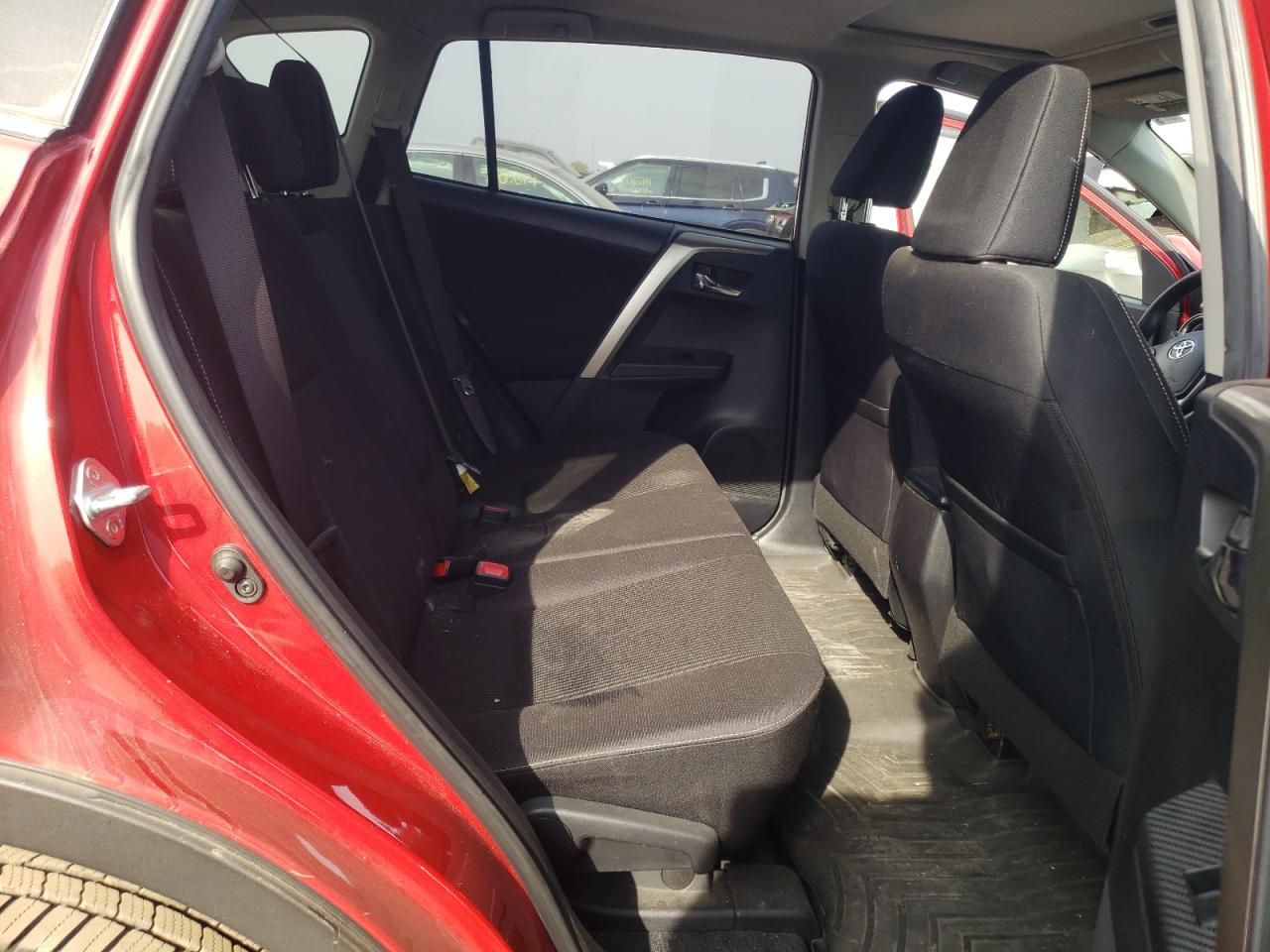 JTMRFREV6FD140358 2015 Toyota Rav4 Xle