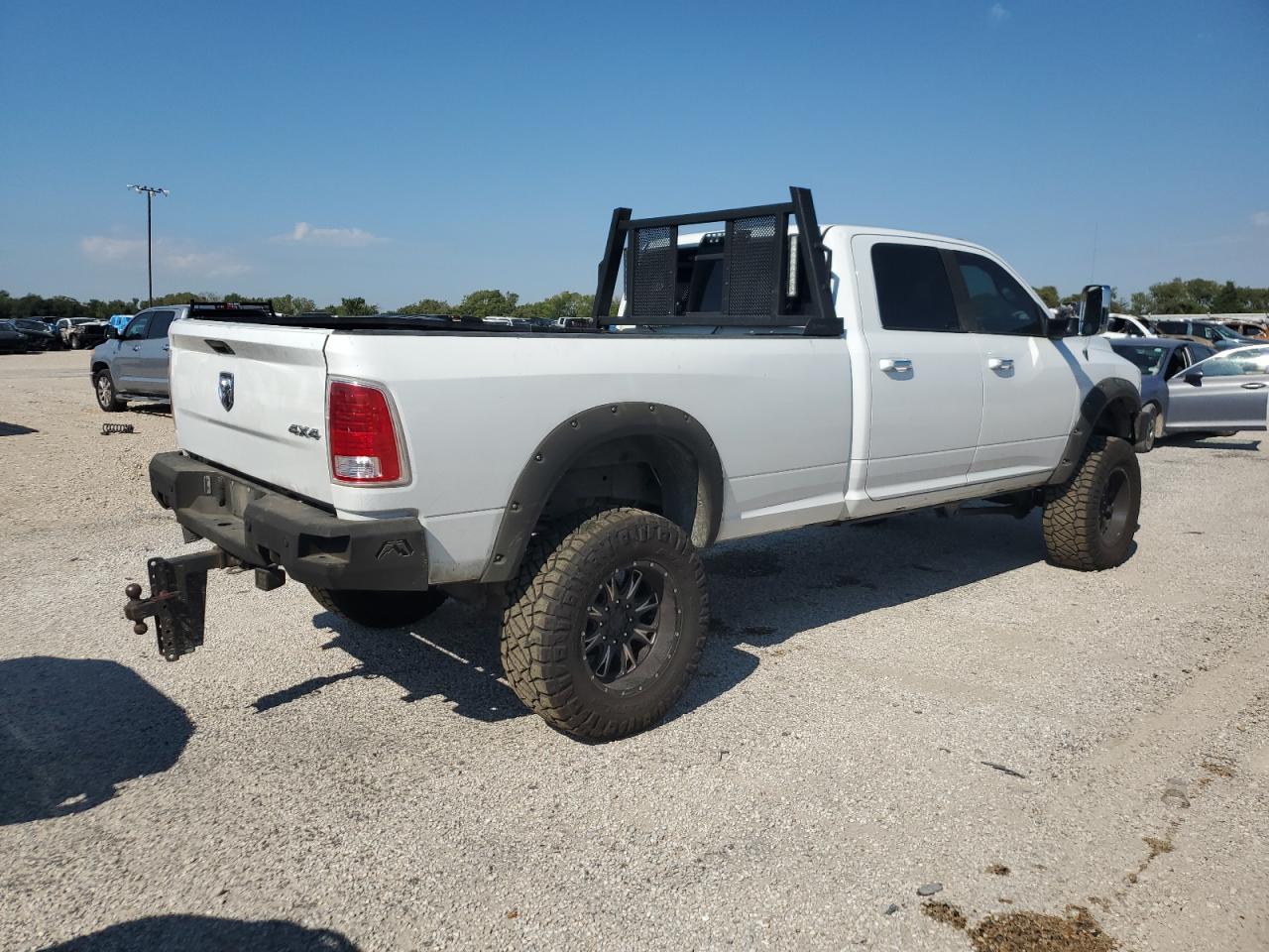 2015 RAM 3500 - Image 4
