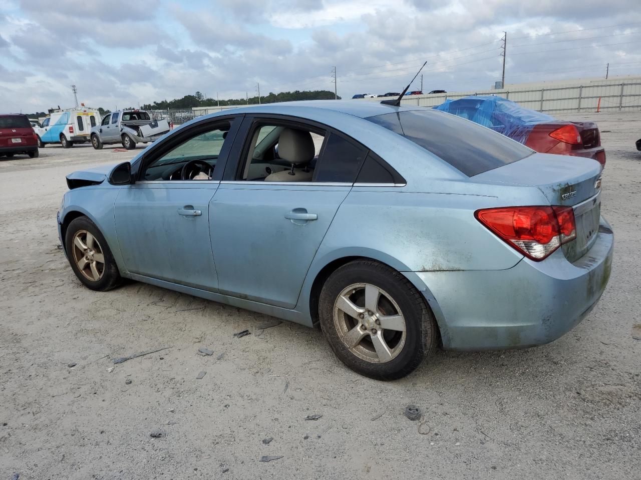 2011 Chevrolet Cruze - Image 2