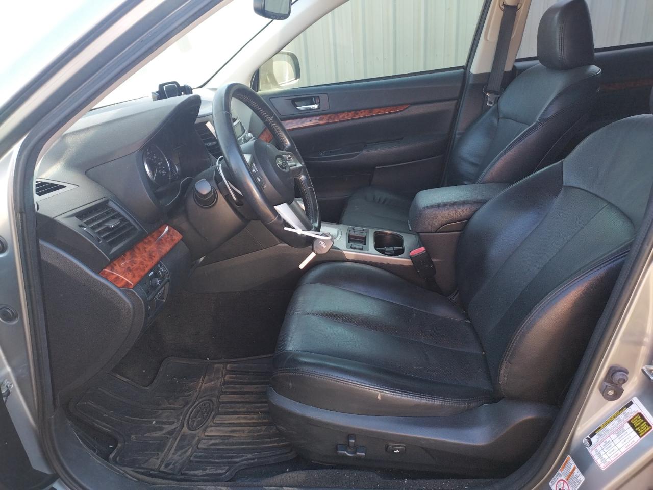 2011 Subaru Outback - Image 7