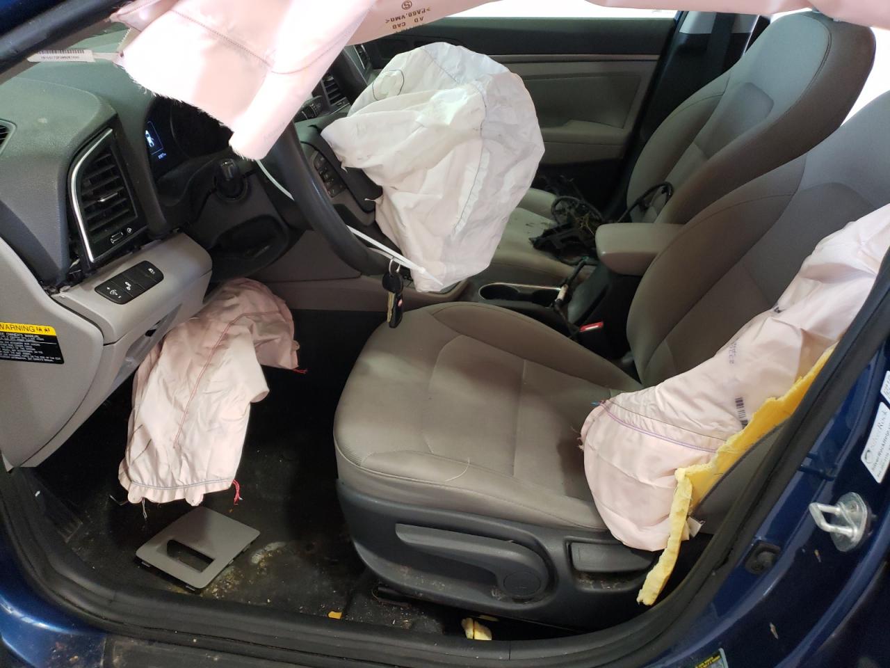 2018 Hyundai Elantra - Image 7