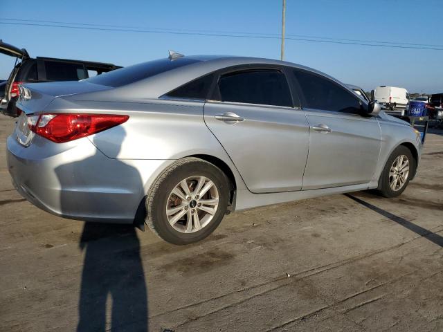  HYUNDAI SONATA 2013 Серебристый