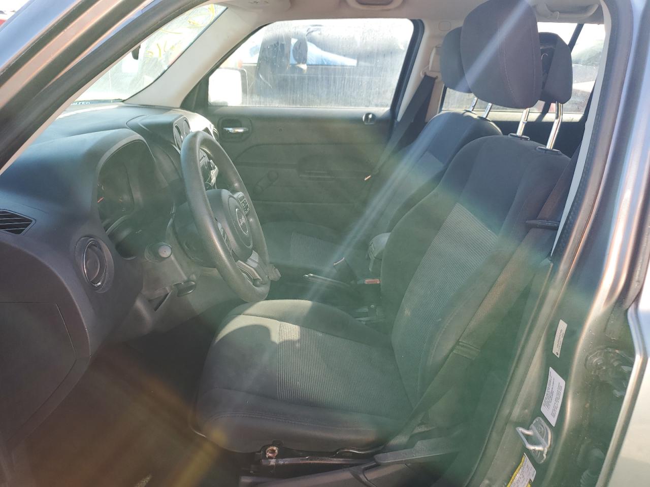 2012 Jeep Liberty (Patriot) - Image 7