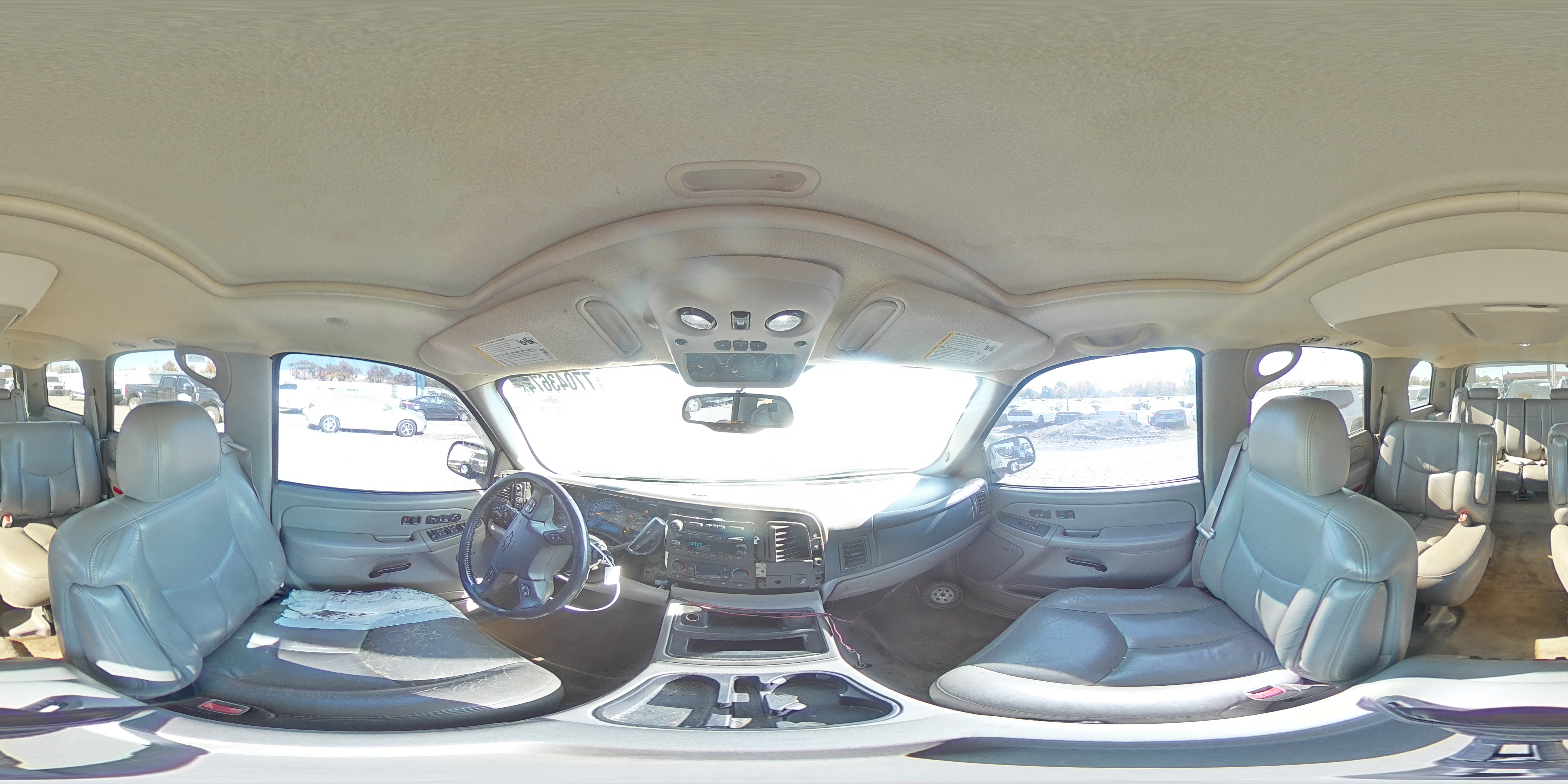 2005 Chevrolet Tahoe - Image 13