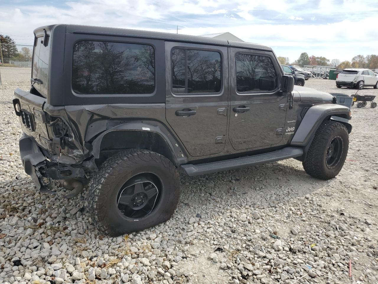 2018 Jeep Wrangler Unlimited Sahara VIN: 1C4HJXENXJW325802 Lot: 76881814