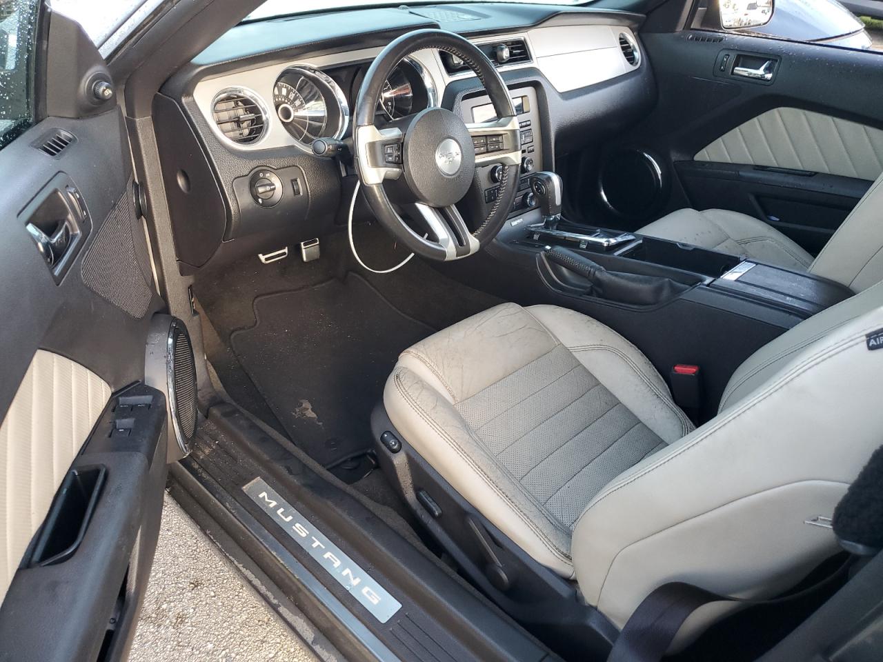 2014 Ford Mustang - Image 8