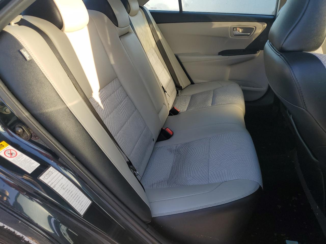 2016 Toyota Camry - Image 10