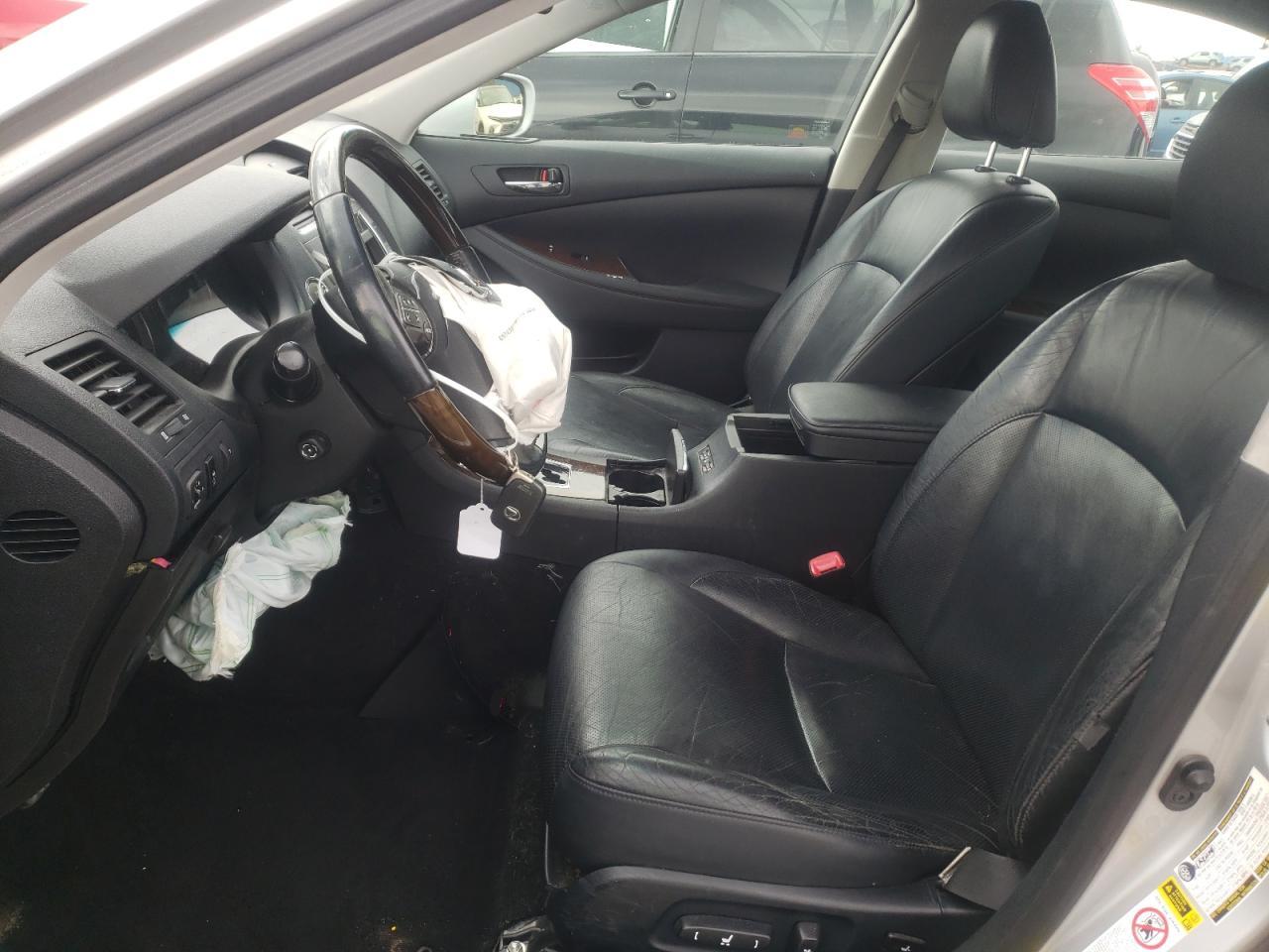 2010 Lexus ES - Image 7