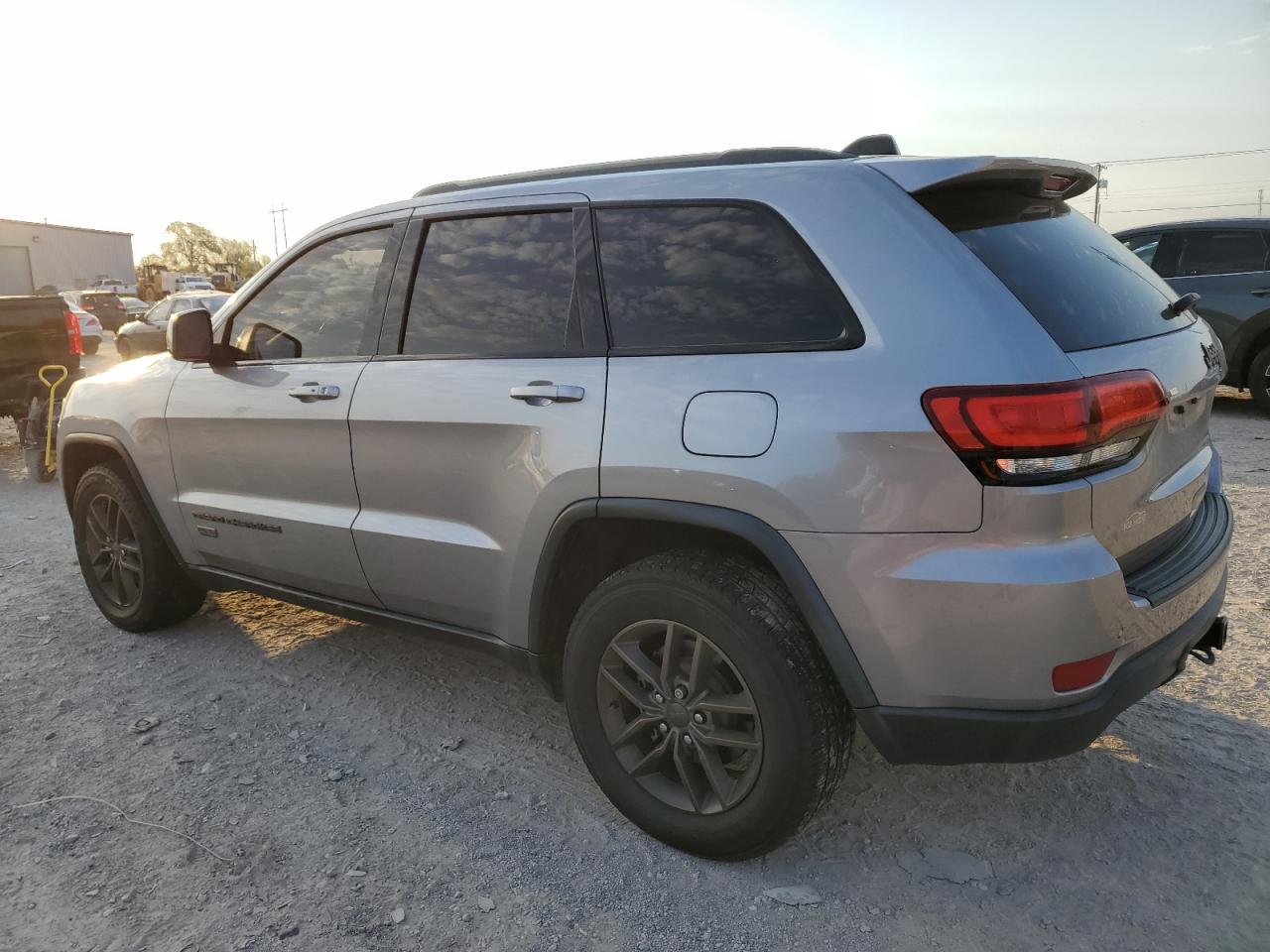 2017 Jeep Grand Cherokee - Image 2