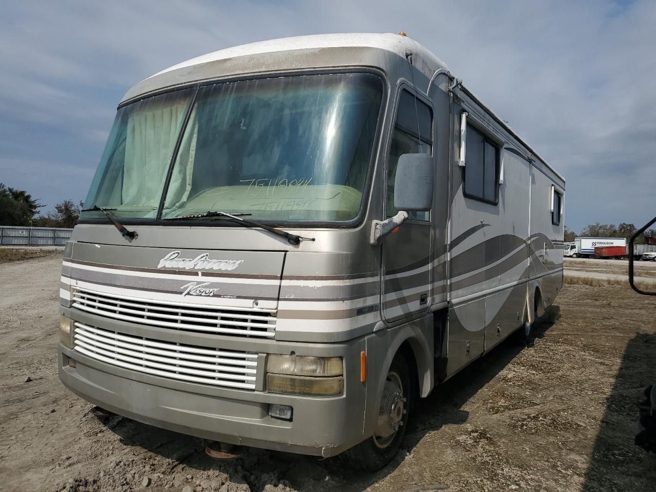 1999 Ford F550 Super Duty Stripped Chassis VIN: 3FCNF53S4XJA15303 Lot: 75119944