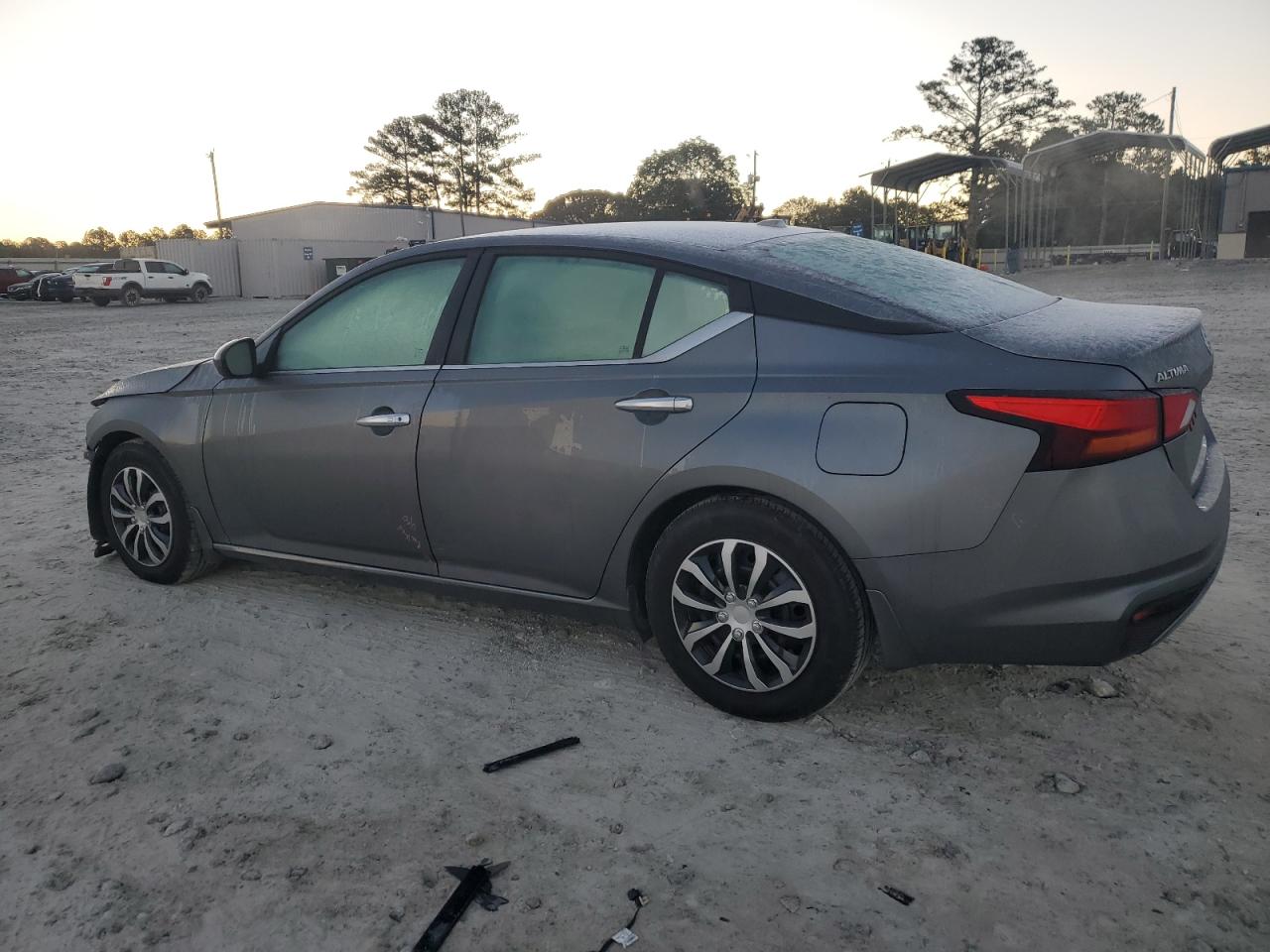 2020 Nissan Altima - Image 2