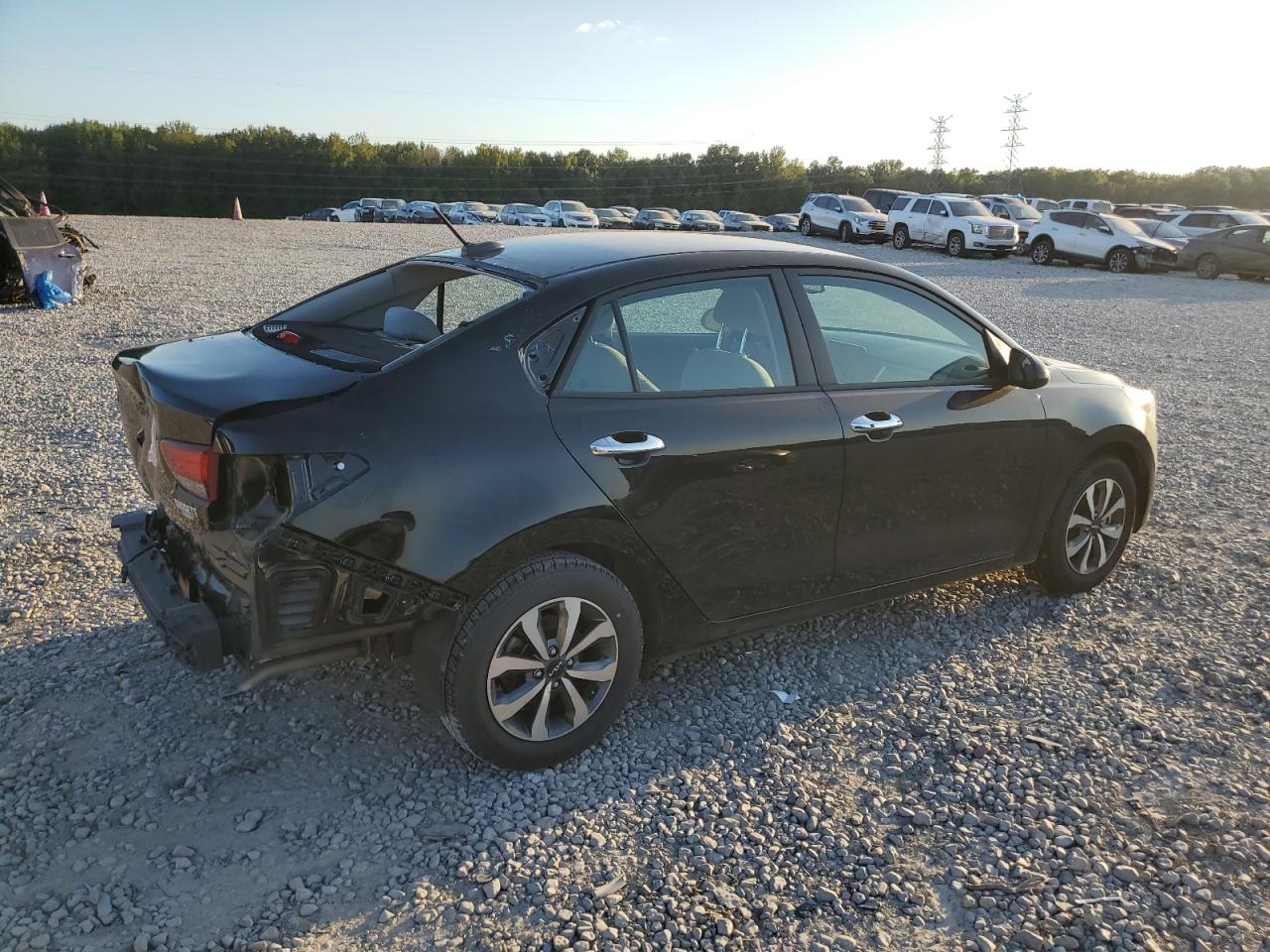 2023 Kia Rio - Image 3