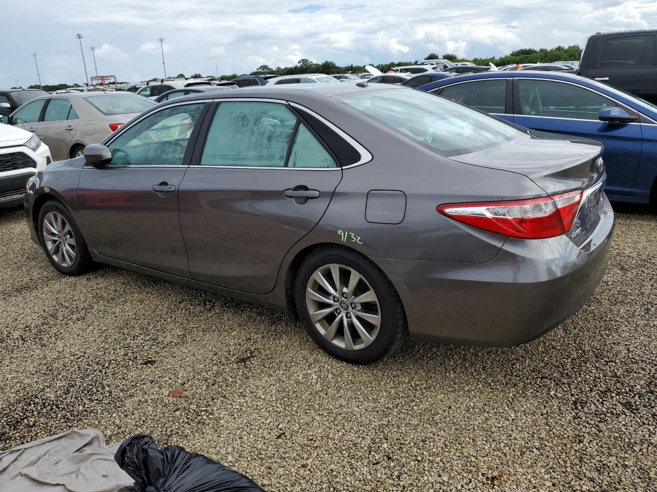 VIN 4T1BF1FK1GU533852 2016 TOYOTA CAMRY no.2