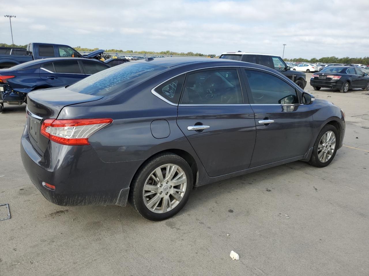 2014 Nissan Sentra - Image 3