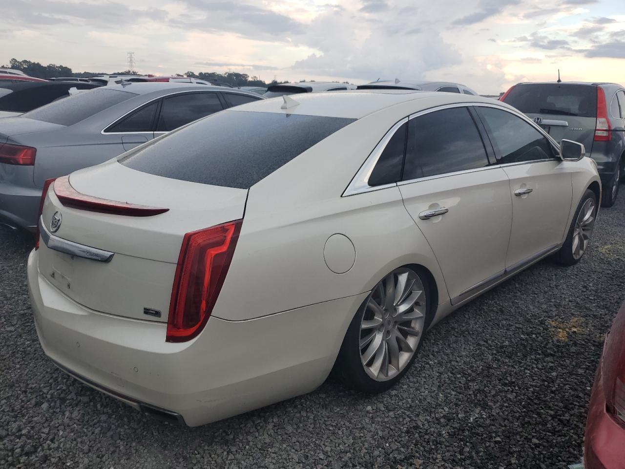 2013 Cadillac XTS - Image 3