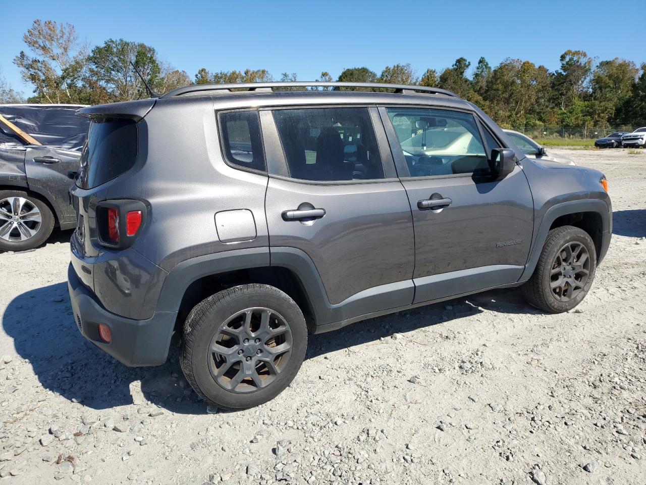 2017 Jeep Renegade - Image 3