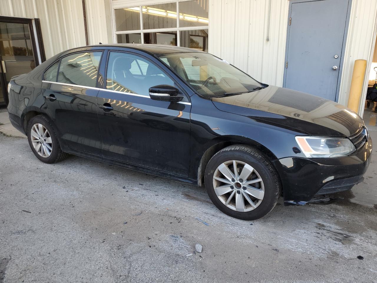 2015 Volkswagen Jetta - Image 4