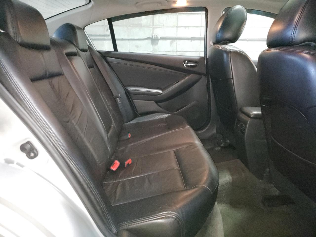 2010 Nissan Altima - Image 10