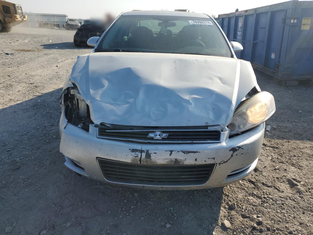 2009 Chevrolet Impala - Image 5