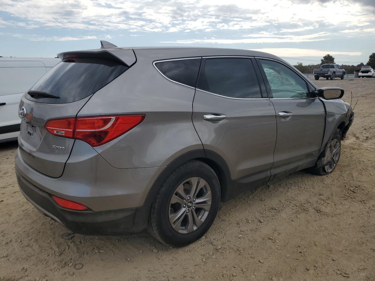 2015 Hyundai Santa Fe - Image 3