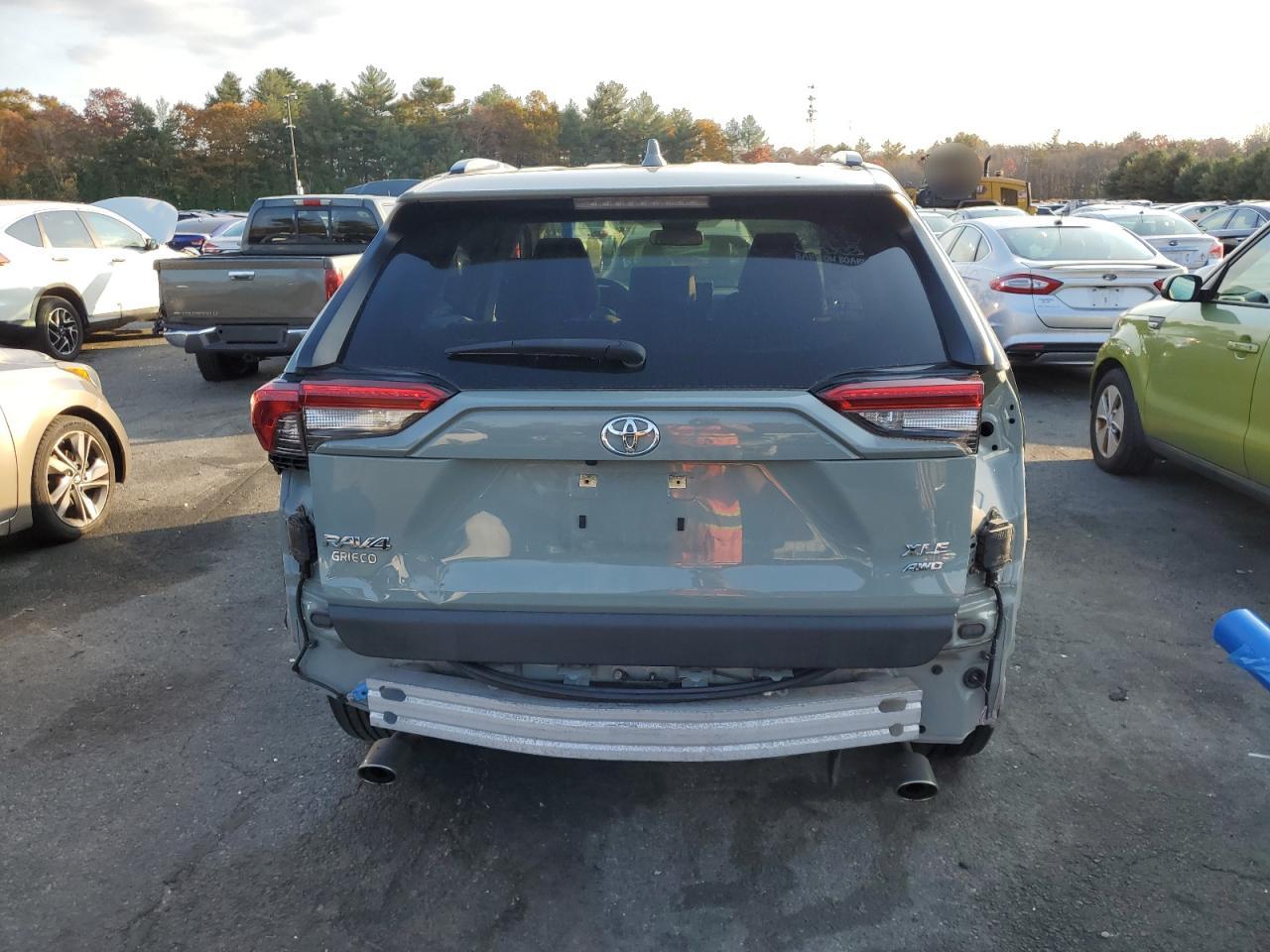 2019 Toyota RAV 4 - Image 6