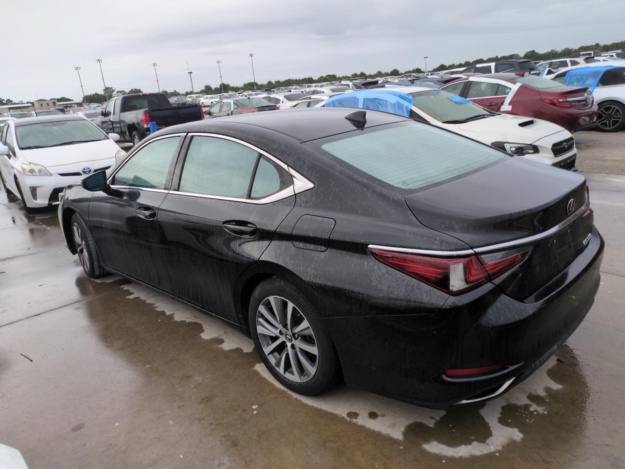 58ABZ1B18KU023682 2019 LEXUS ES - Image 2