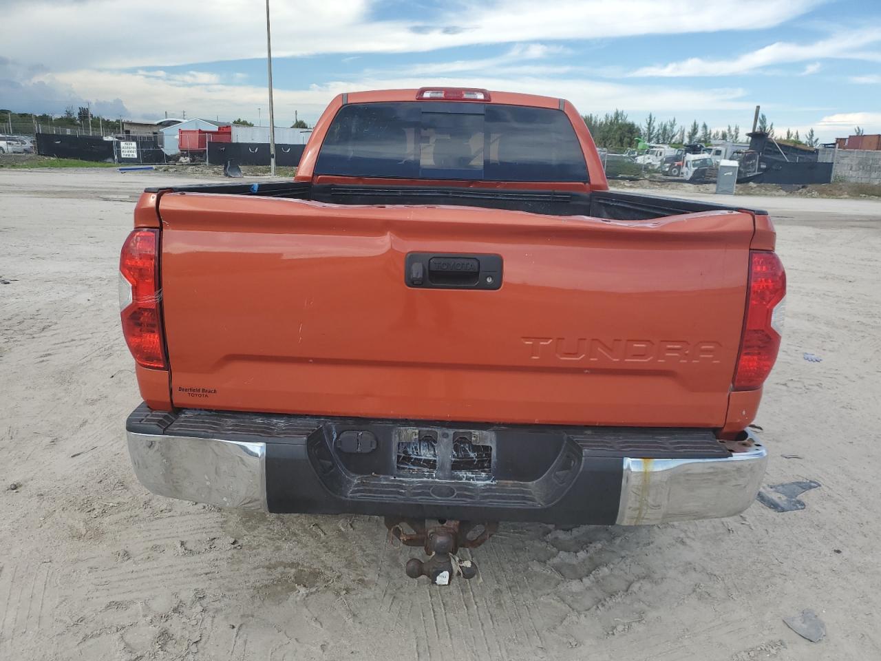 5TFRM5F16JX126266 2018 Toyota Tundra Double Cab Sr