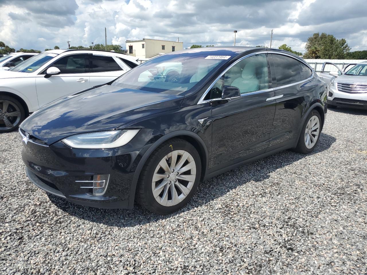 5YJXCBE22HF054179 2017 TESLA MODEL X - Image 1