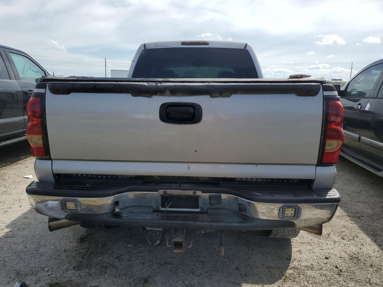 2005 Chevrolet Silverado K2500 Heavy Duty VIN: 1GCHK23255F838549 Lot: 75990484