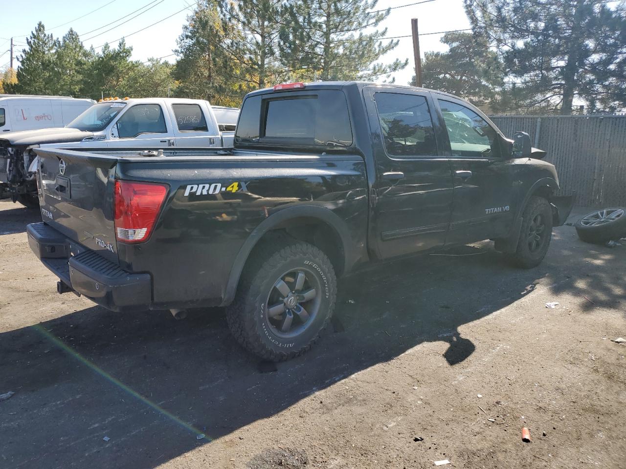 2015 Nissan Titan - Image 3