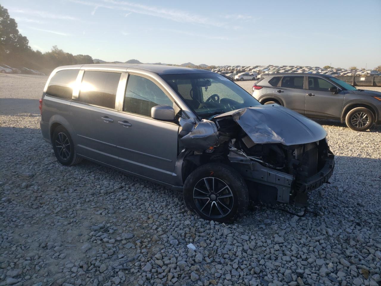 2016 Dodge Caravan - Image 4