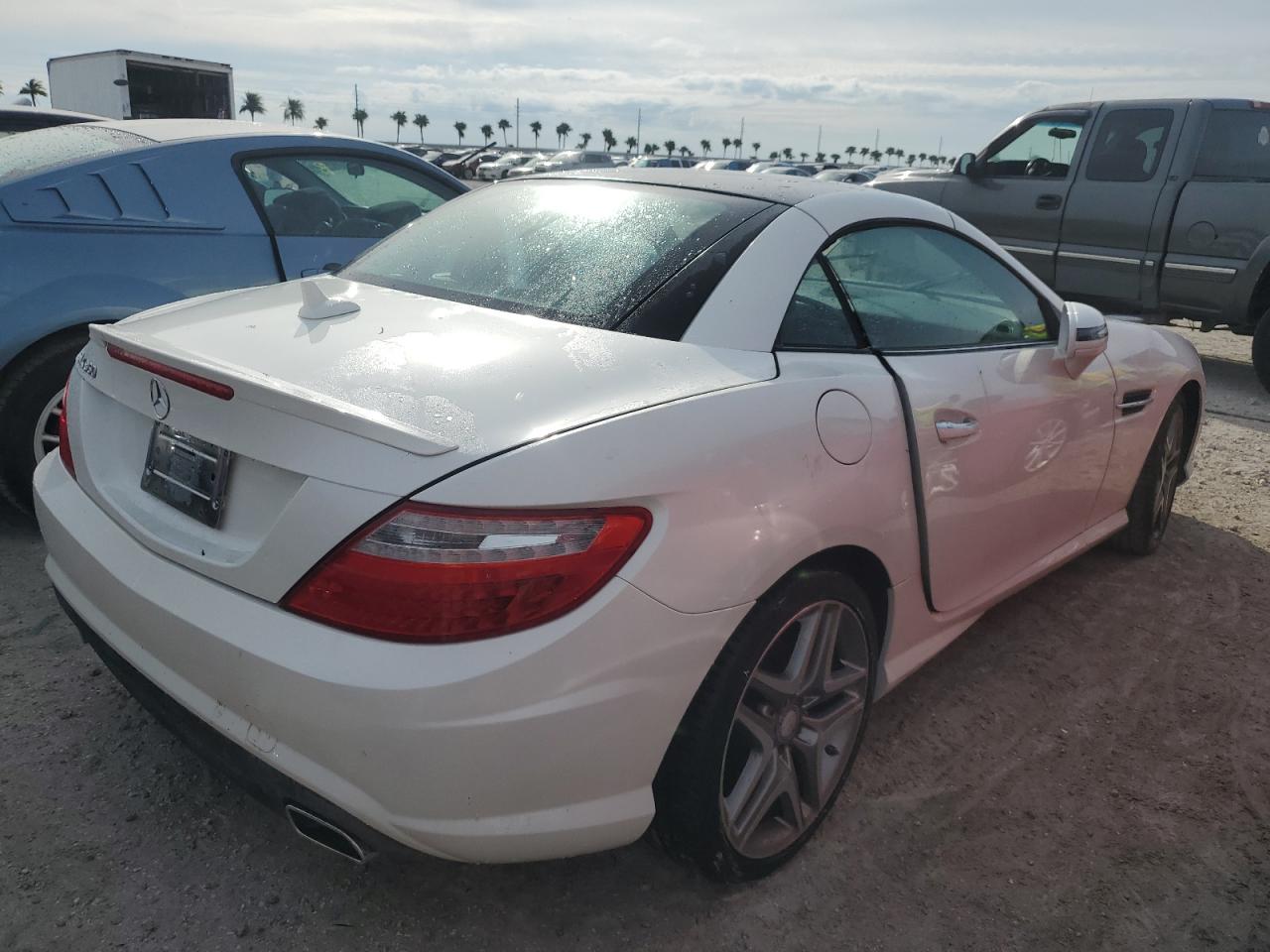 VIN WDDPK5HAXFF103800 2015 MERCEDES-BENZ SLK-CLASS no.3