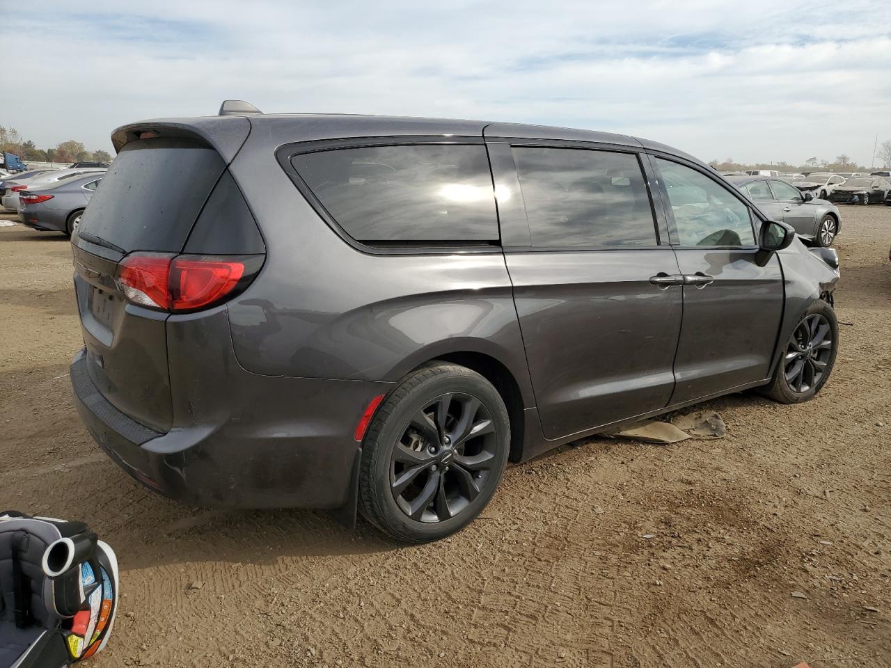 2020 Chrysler Pacifica - Image 3