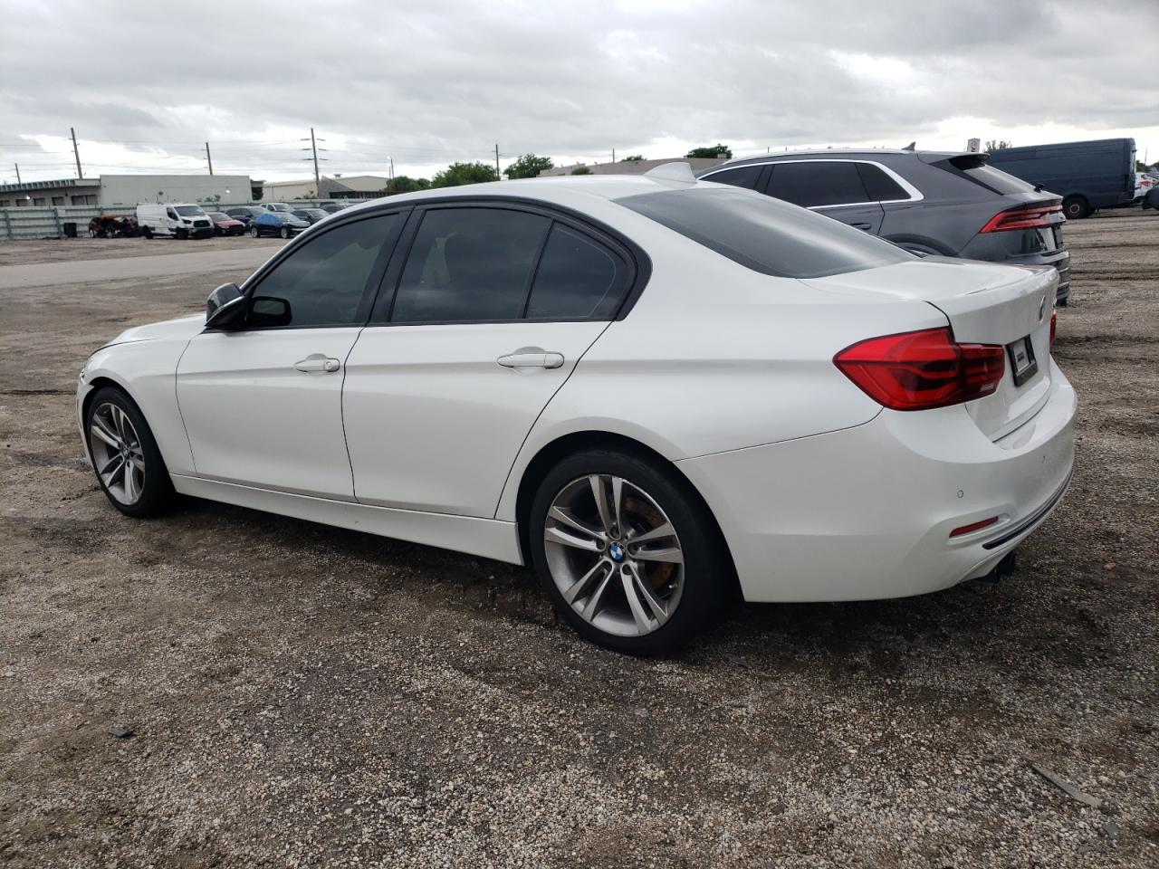 VIN WBA8E9G52GNT42781 2016 BMW 3 SERIES no.2