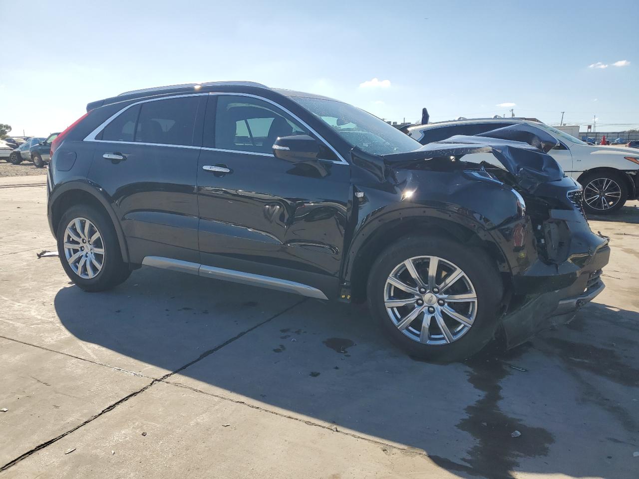 2022 Cadillac XT4 - Image 4