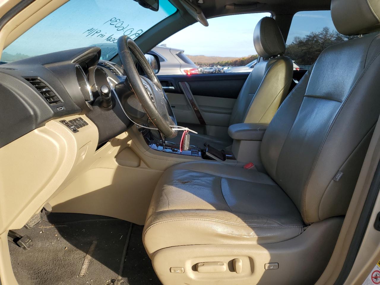 2011 Toyota Highlander - Image 7