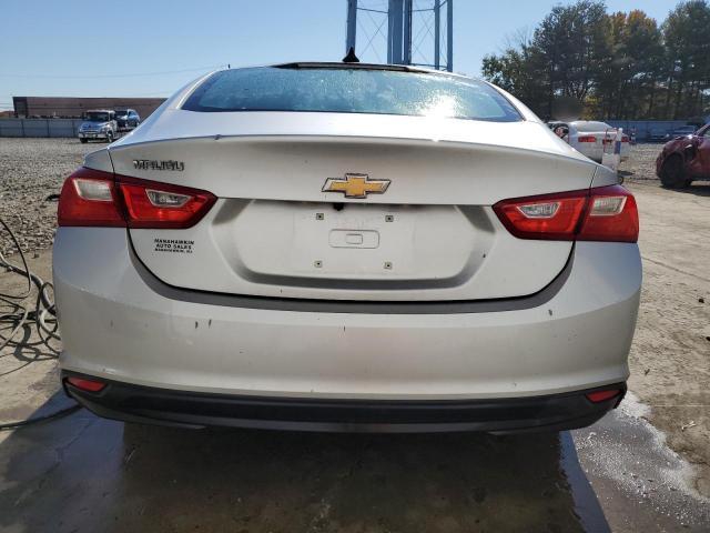  CHEVROLET MALIBU 2018 Srebrny