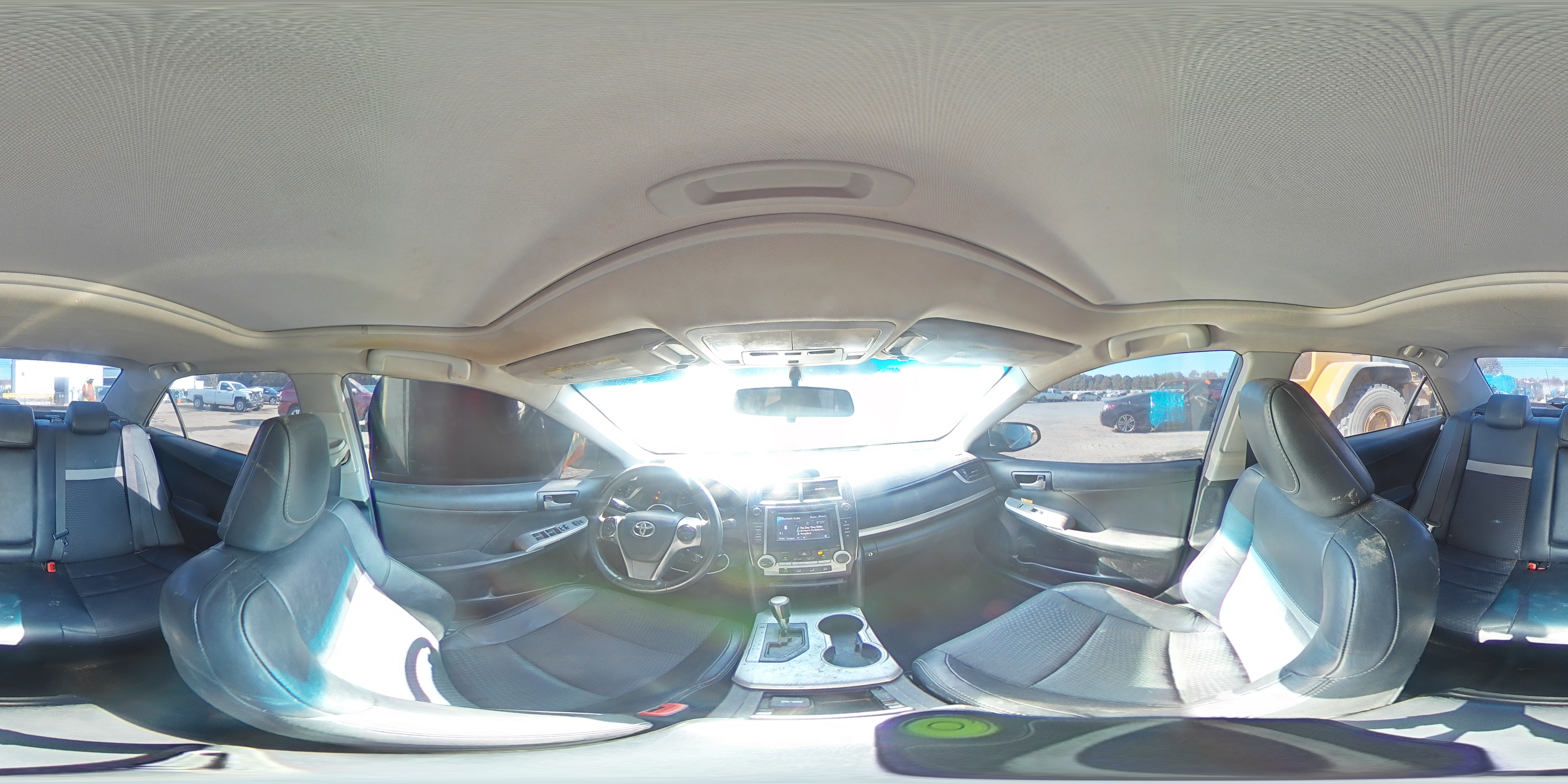 2013 Toyota Camry - Image 15