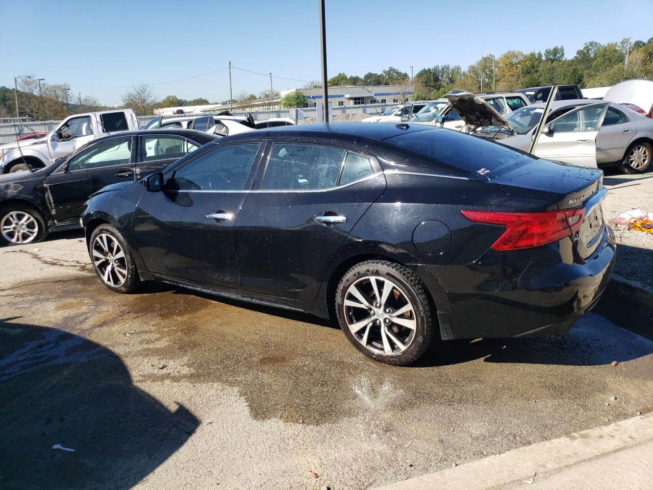 2017 Nissan Maxima - Image 2