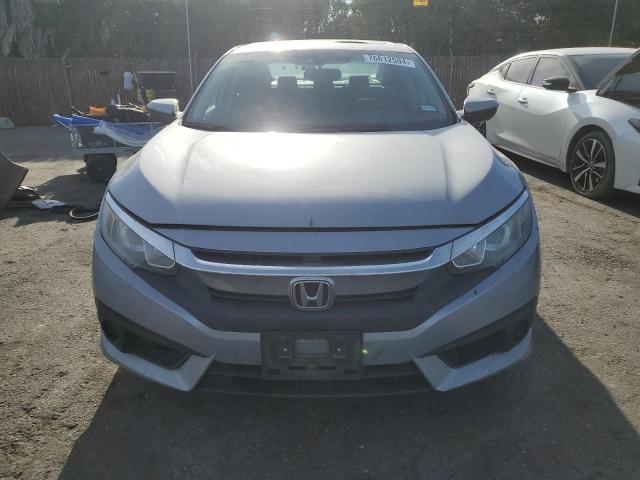 Sedans HONDA CIVIC 2016 Srebrny