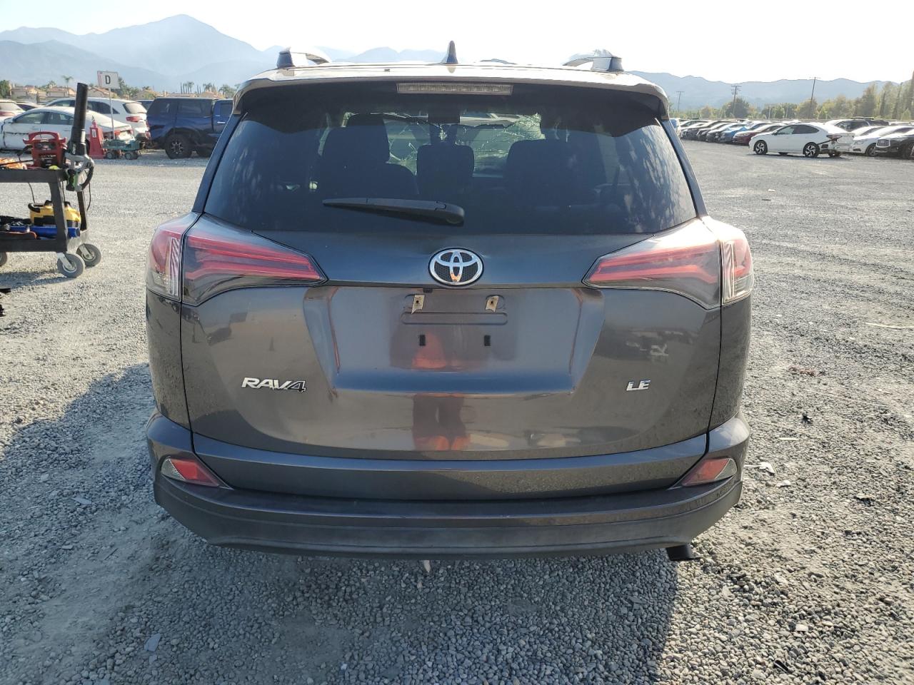 2T3ZFREV9HW371647 2017 Toyota Rav4 Le