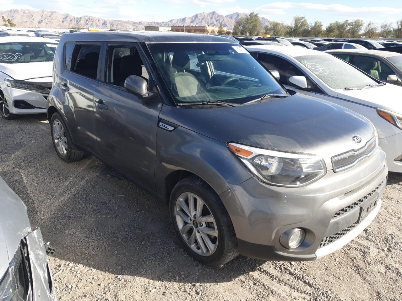 VIN KNDJP3A56K7697356 2019 KIA SOUL no.4