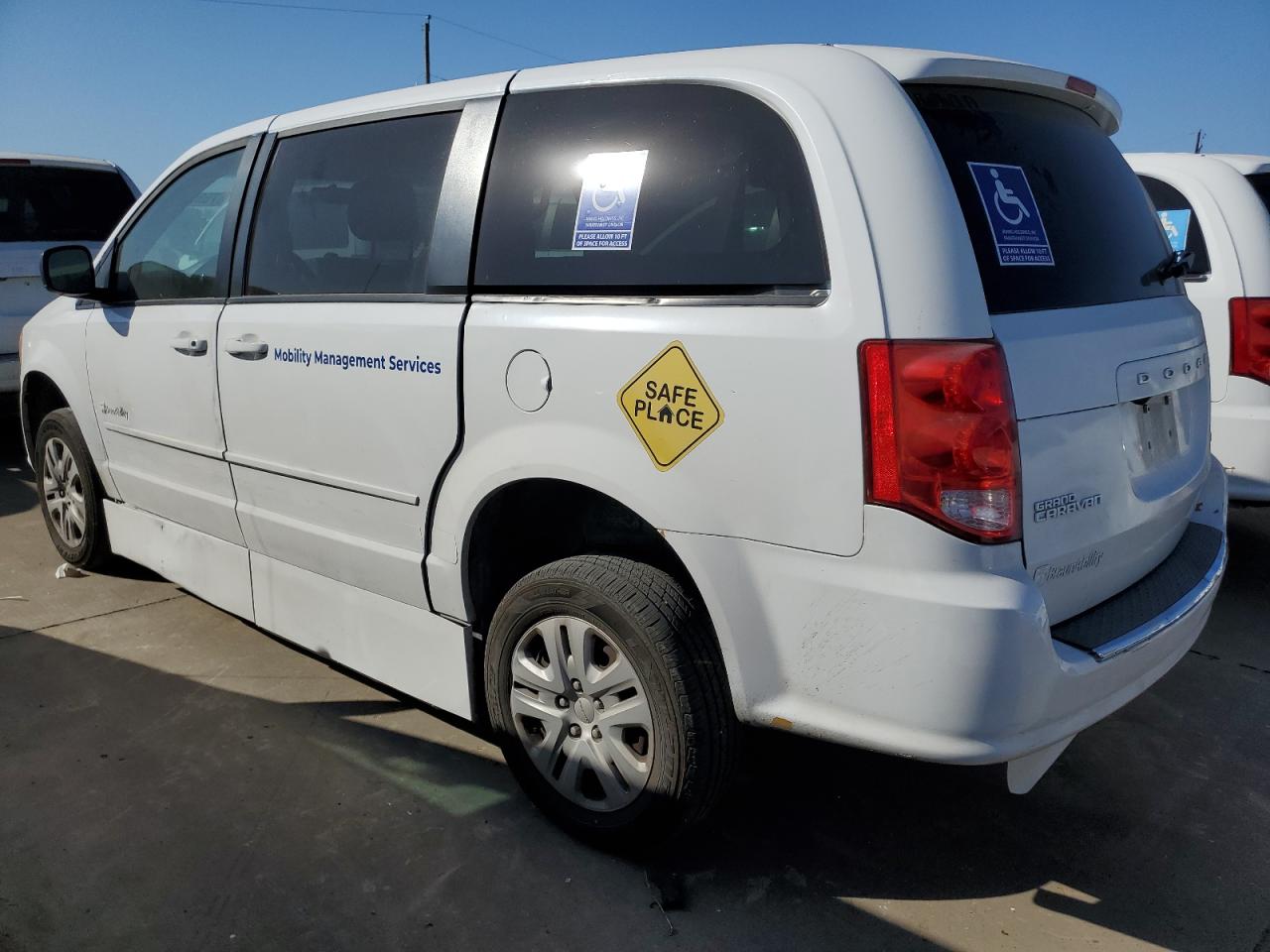 2017 Dodge Caravan - Image 2