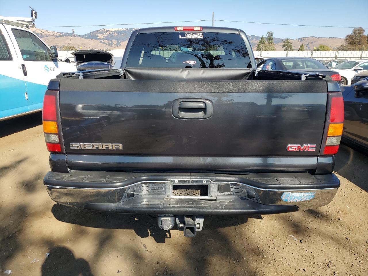 2005 GMC New Sierra C1500 VIN: 2GTEC19T851292430 Lot: 75064054