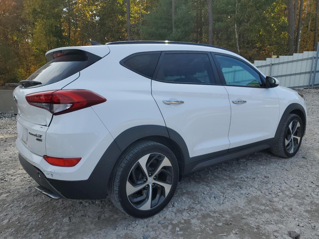 2016 Hyundai Tucson - Image 3
