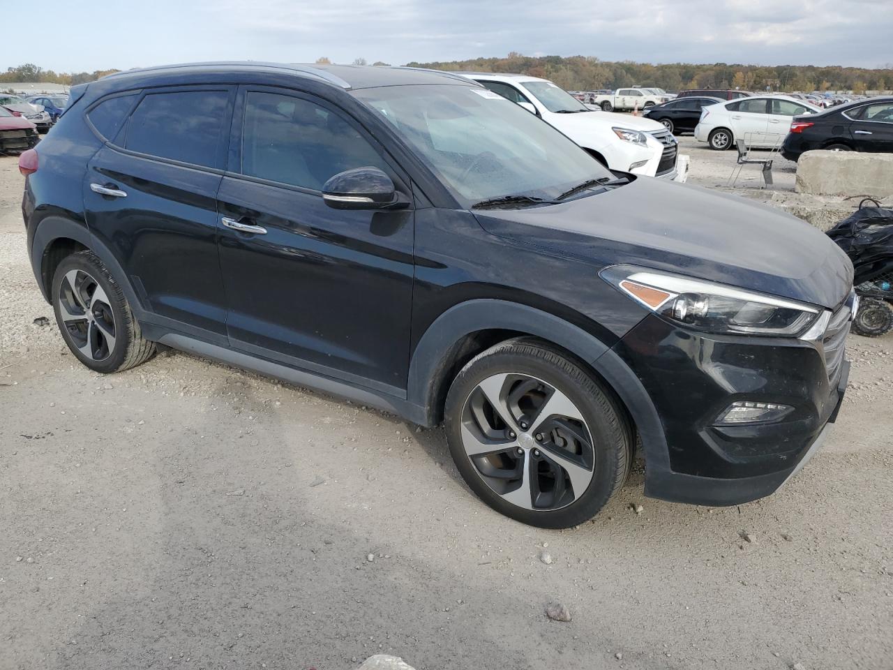 2017 Hyundai Tucson - Image 4