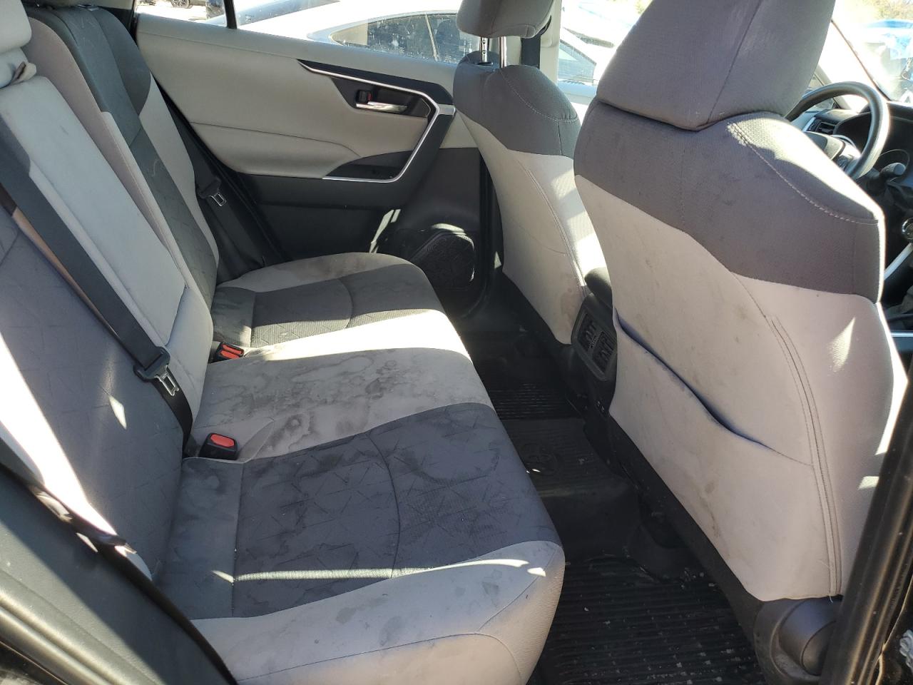 2020 Toyota RAV 4 - Image 11